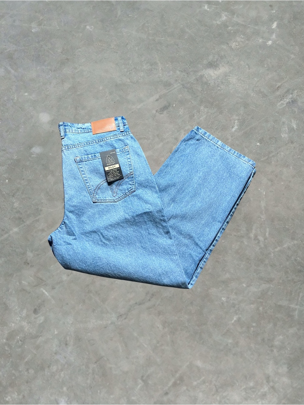 Matix Riley Baggy Jeans Mens Size 34W x 30L Light Wash Denim NWT